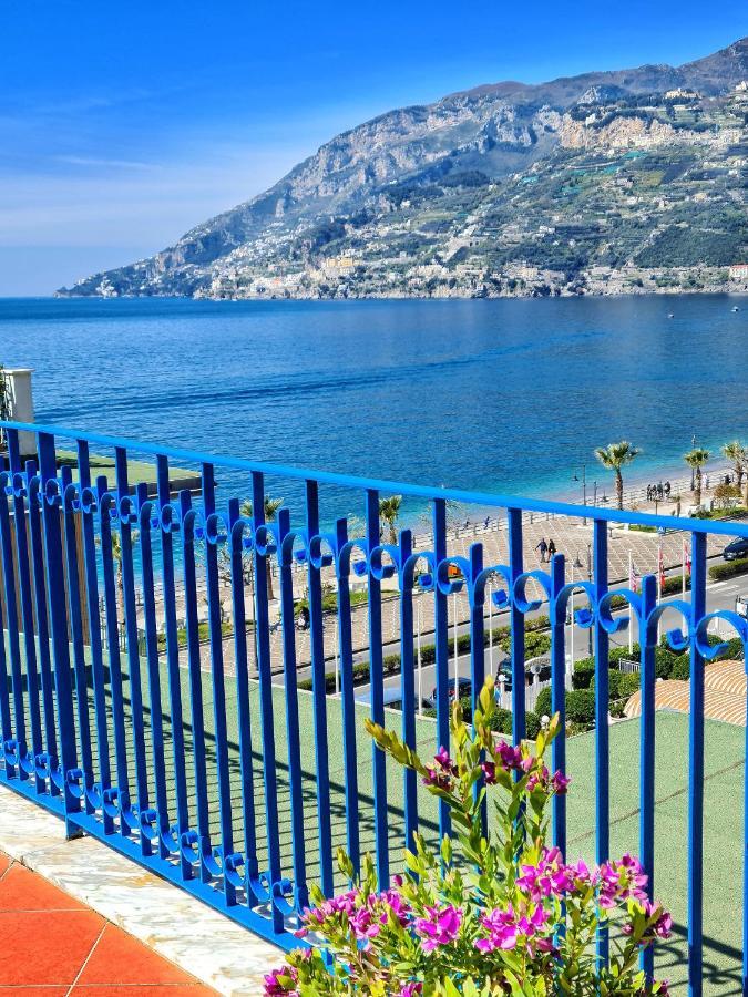 Апартаменти A Terrace On The Sea Майорі Екстер'єр фото